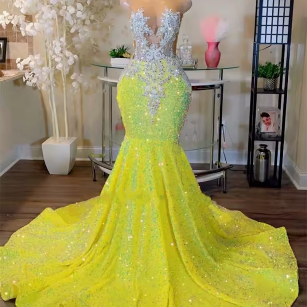 Elegant Yellow Evening Gown